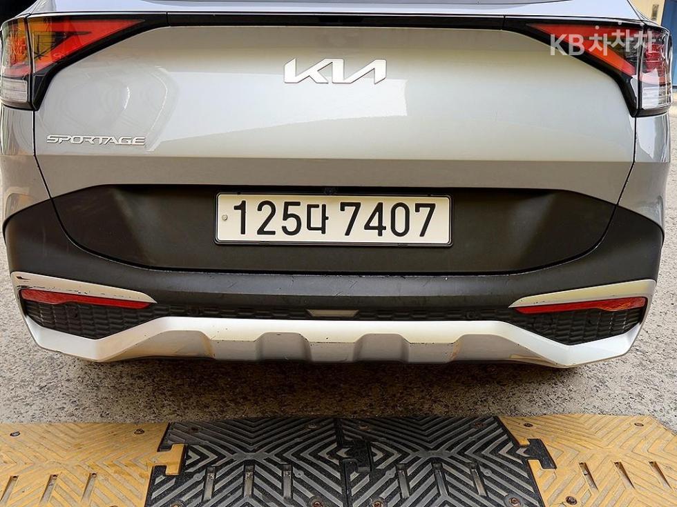 2023 - kia sportage