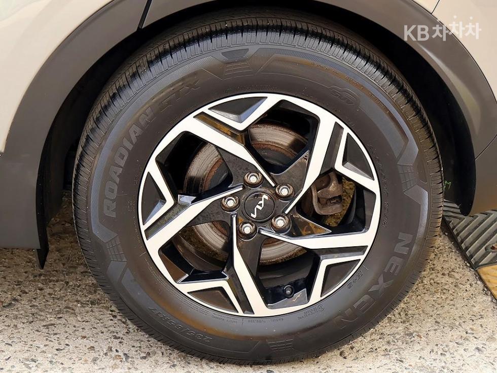 2023 - kia sportage