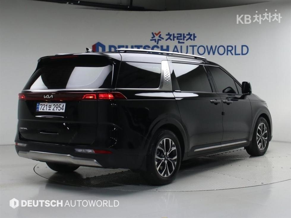 2023 - kia carnival