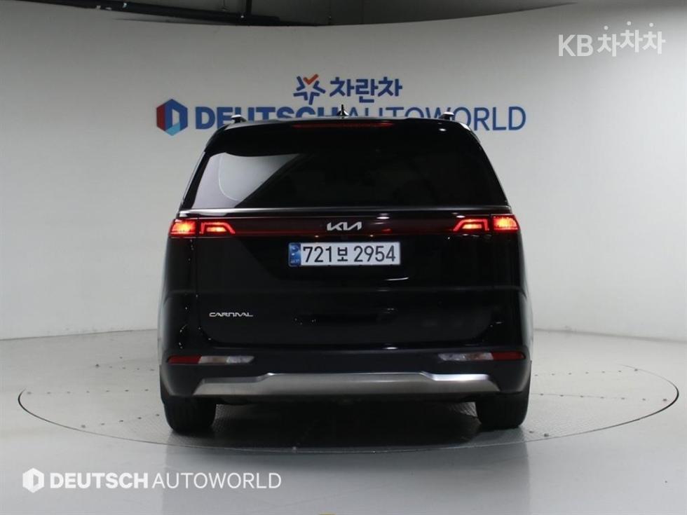 2023 - kia carnival