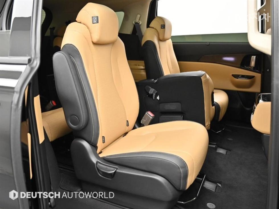2023 - kia carnival