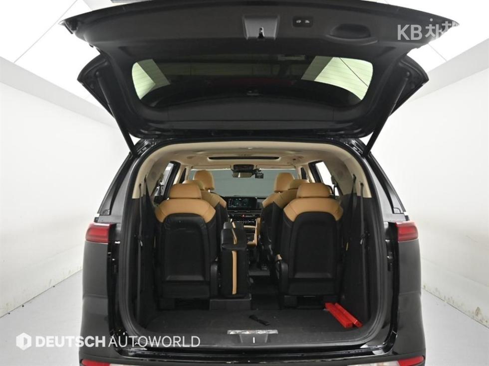 2023 - kia carnival