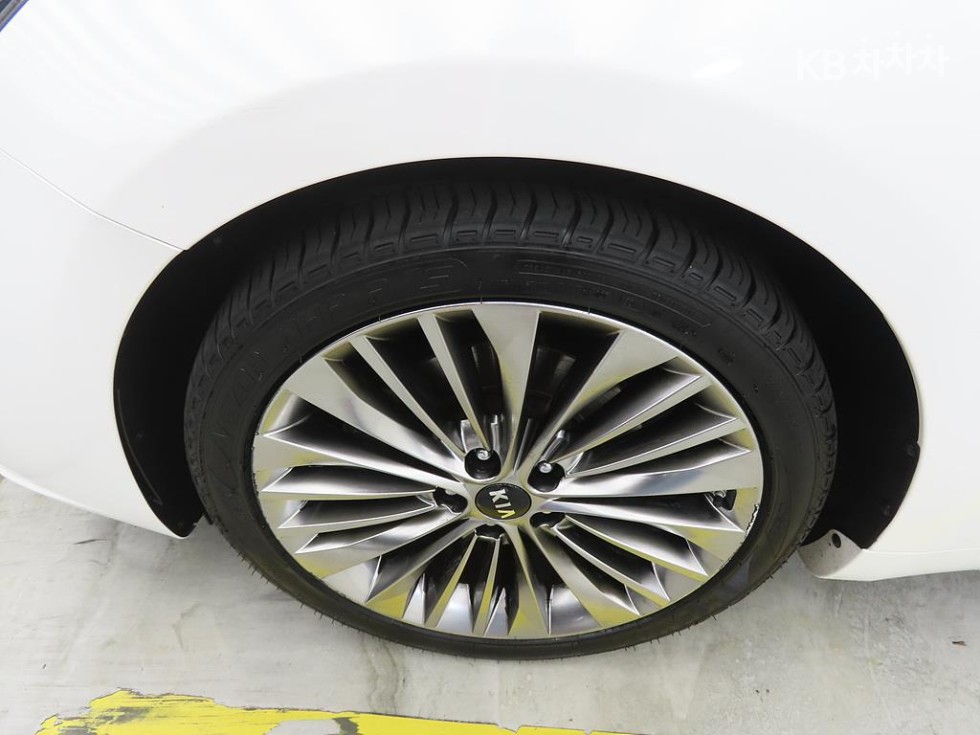 2018 - kia k7