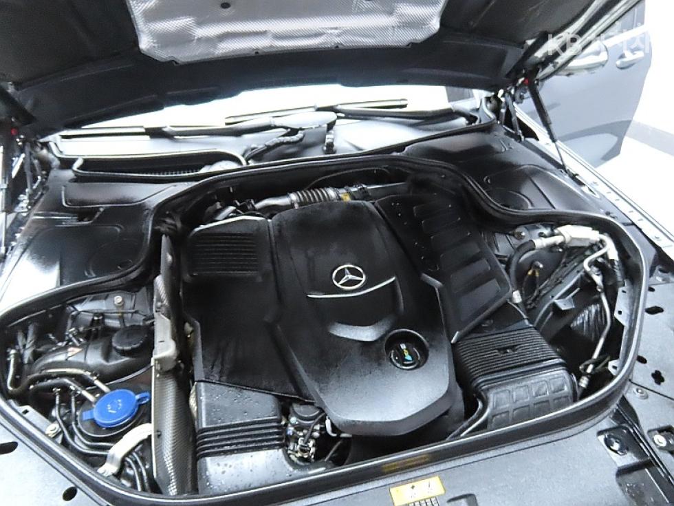 2020 Mercedes-Benz S photo