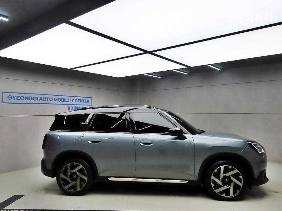 2024 MINI (U25] photo