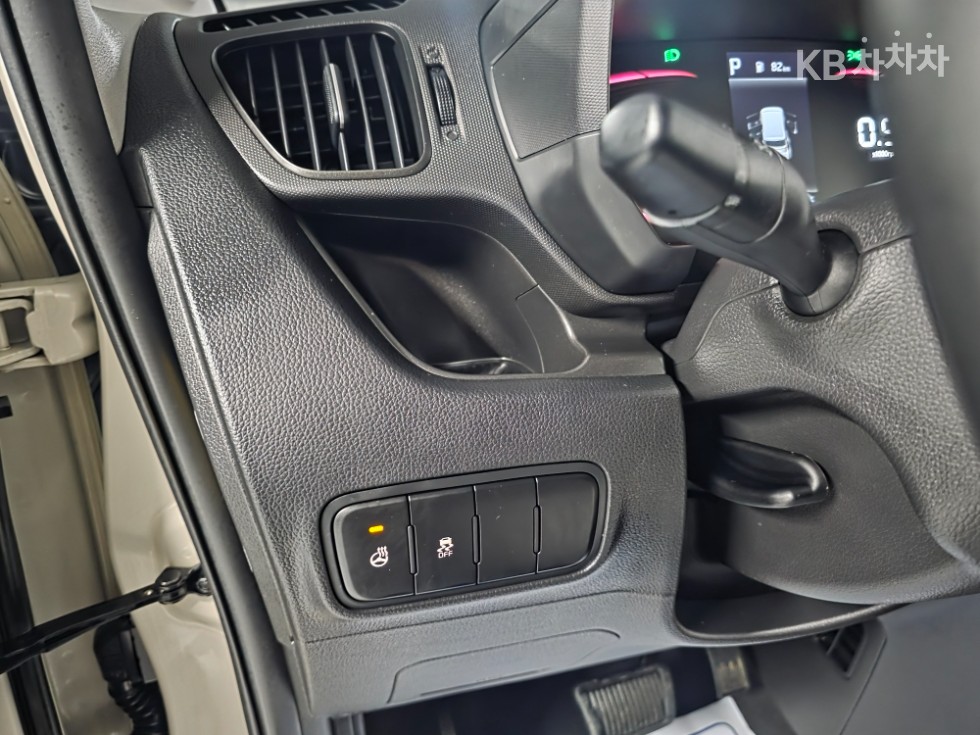 2023 - kia kia