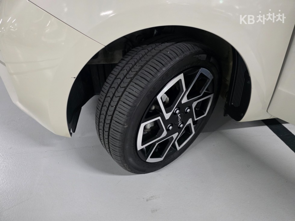 2023 - kia kia