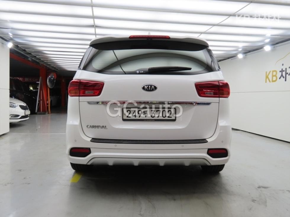 2020 - kia carnival