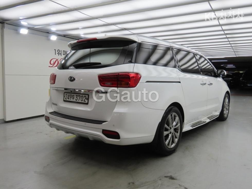 2020 - kia carnival