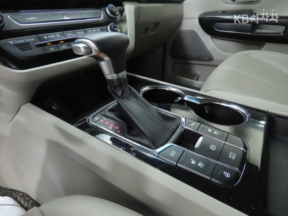 2020 - kia carnival