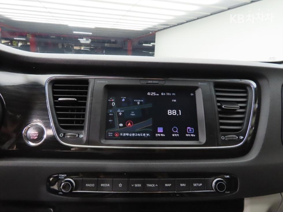 2020 - kia carnival
