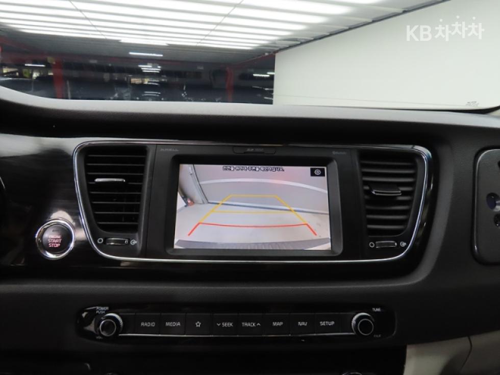 2020 - kia carnival