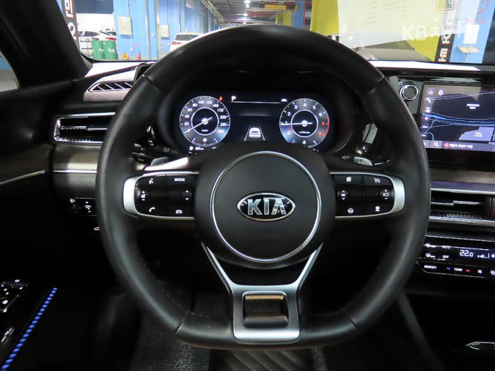 2021 - kia k5