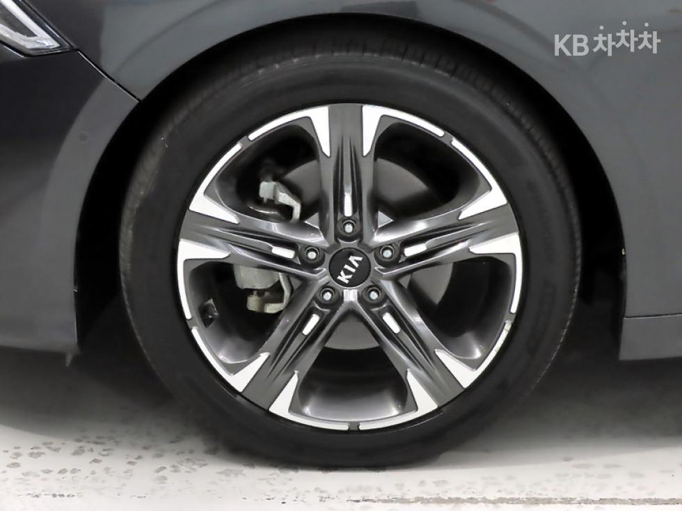 2021 - kia k5