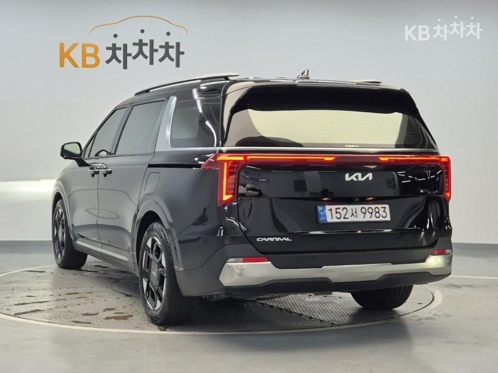 2025 - kia carnival