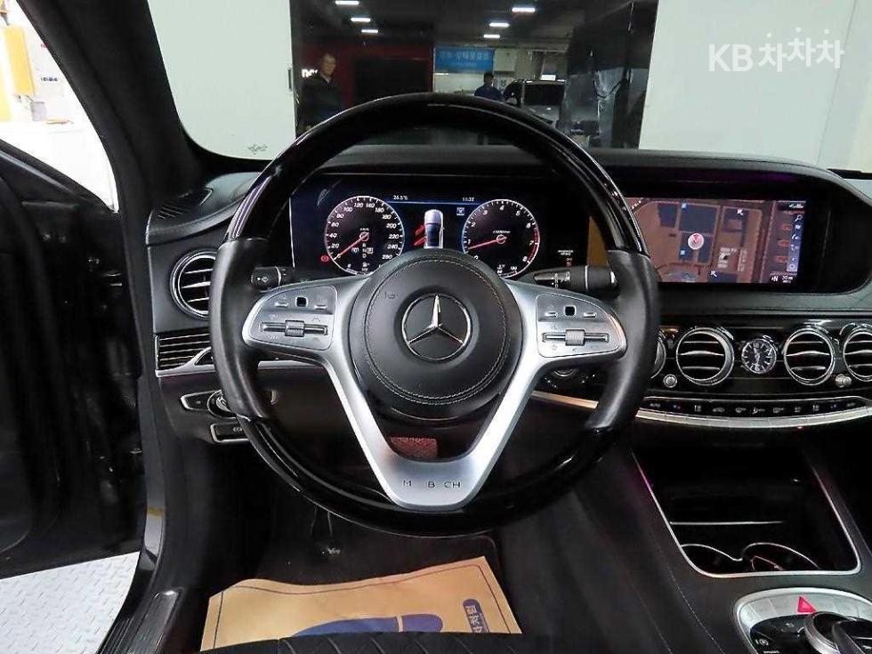 2020 Mercedes-Benz S photo