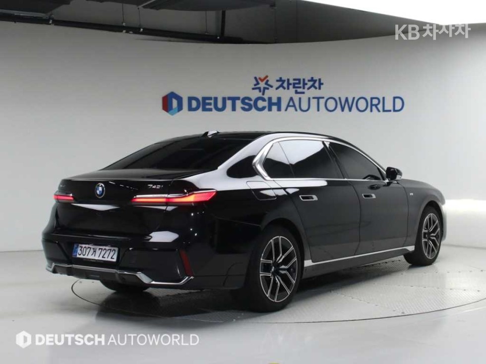 BMW 7er — miniaturë 2