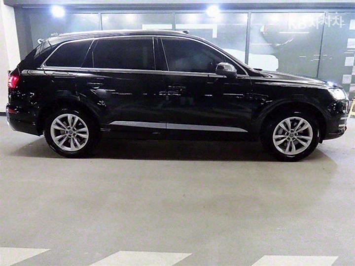Audi Q7 New 3.0 35 TDI Quattro Comfort 4