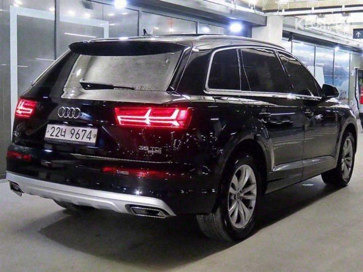 Audi Q7 New 3.0 35 TDI Quattro Comfort 5
