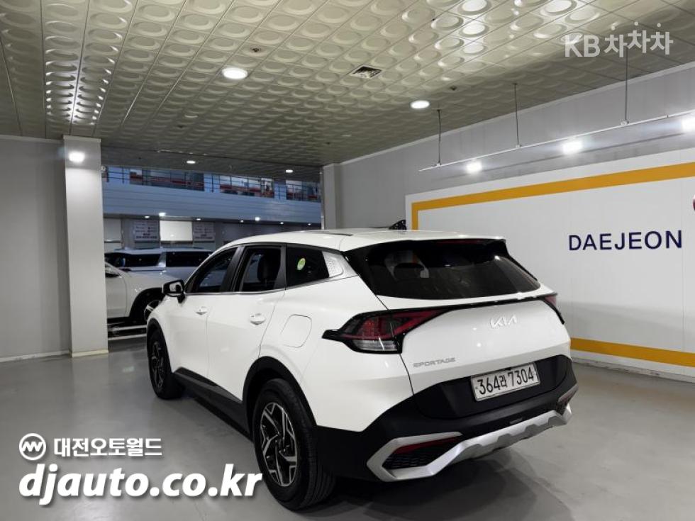 2022 - kia sportage