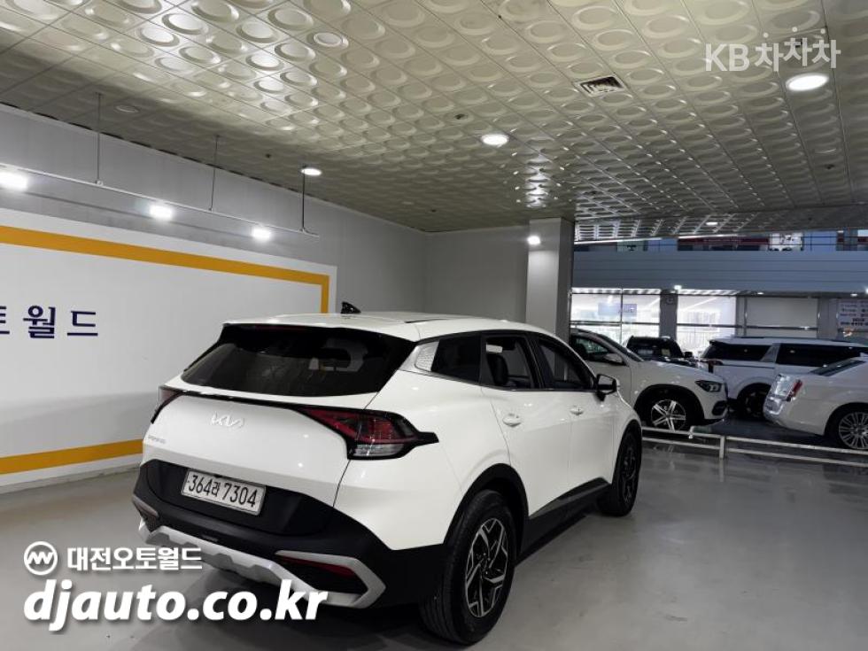 2022 - kia sportage