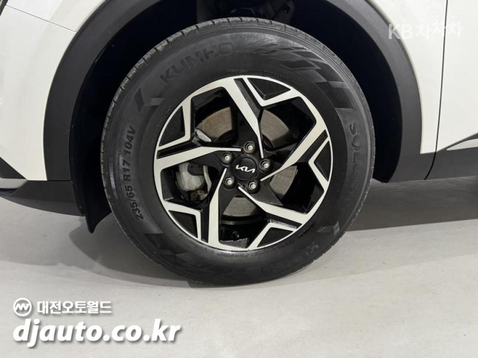 2022 - kia sportage