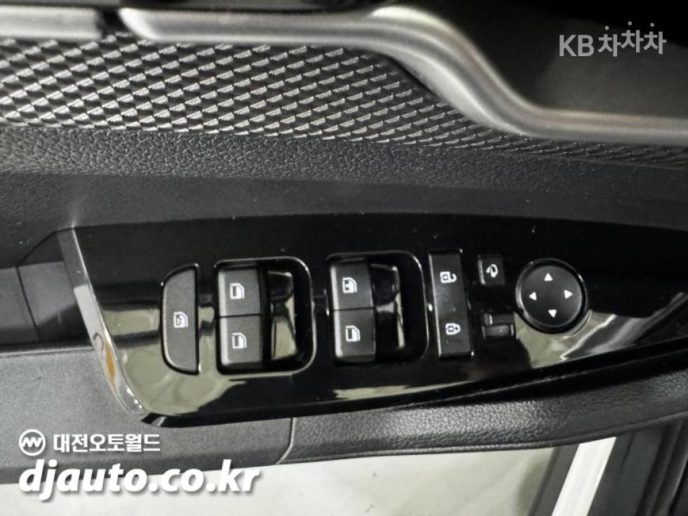 2022 - kia sportage