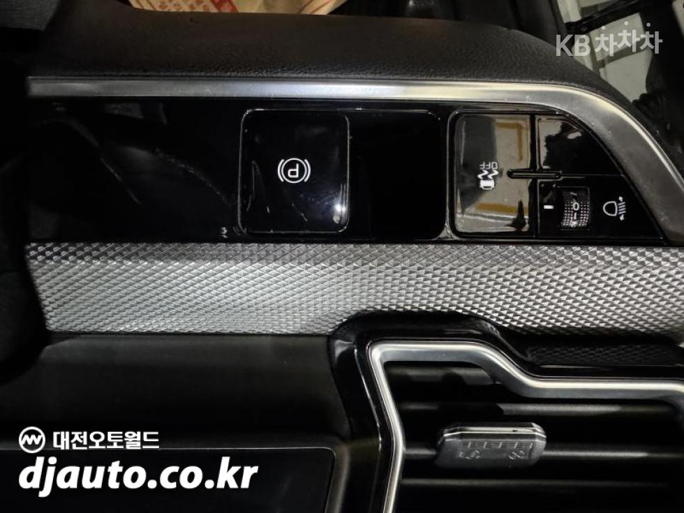 2022 - kia sportage