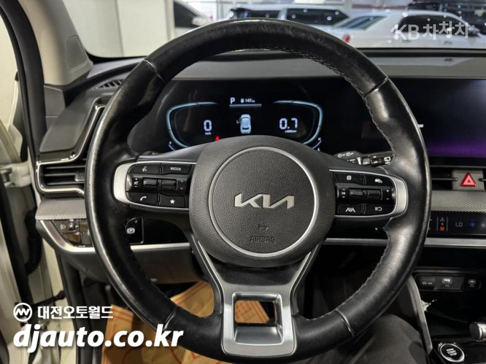 2022 - kia sportage