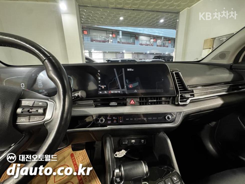 2022 - kia sportage