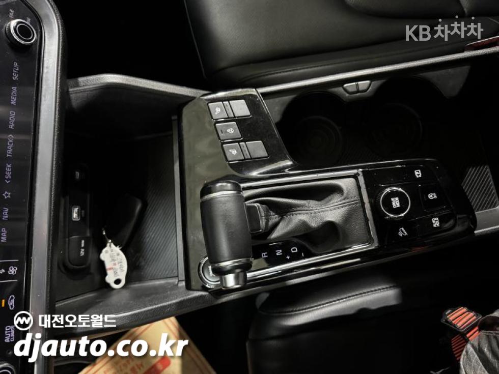 2022 - kia sportage