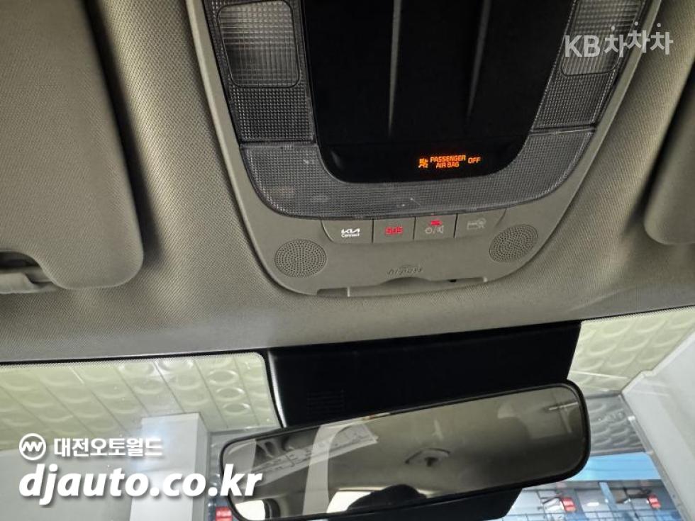 2022 - kia sportage