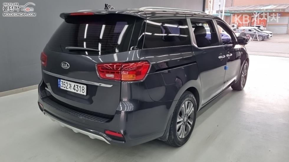 2019 - kia carnival