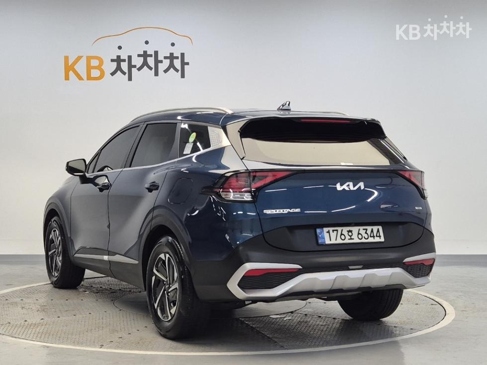 2022 - kia sportage