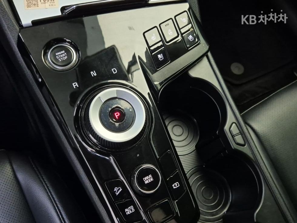 2022 - kia sportage