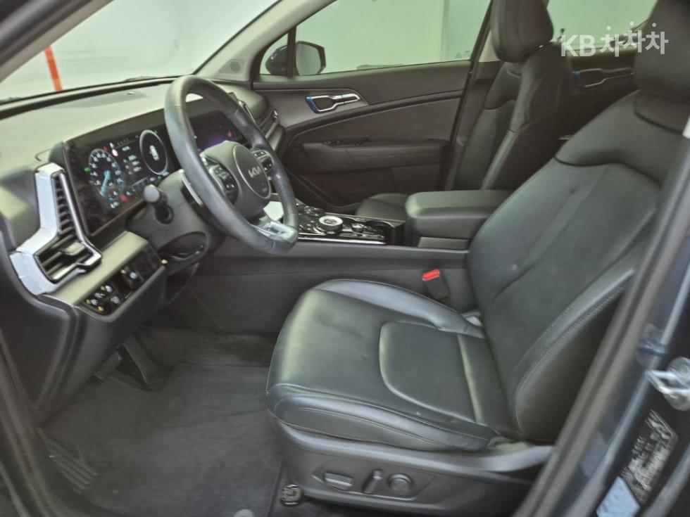 2022 - kia sportage