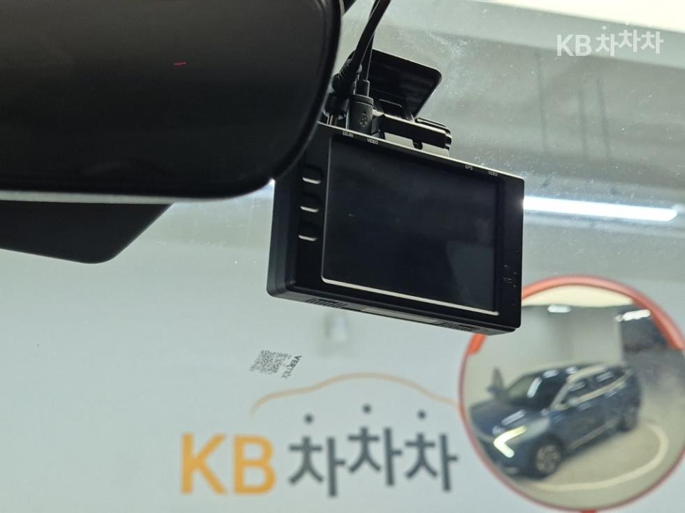 2022 - kia sportage