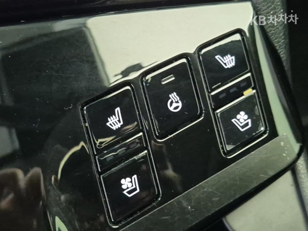 2022 - kia sportage
