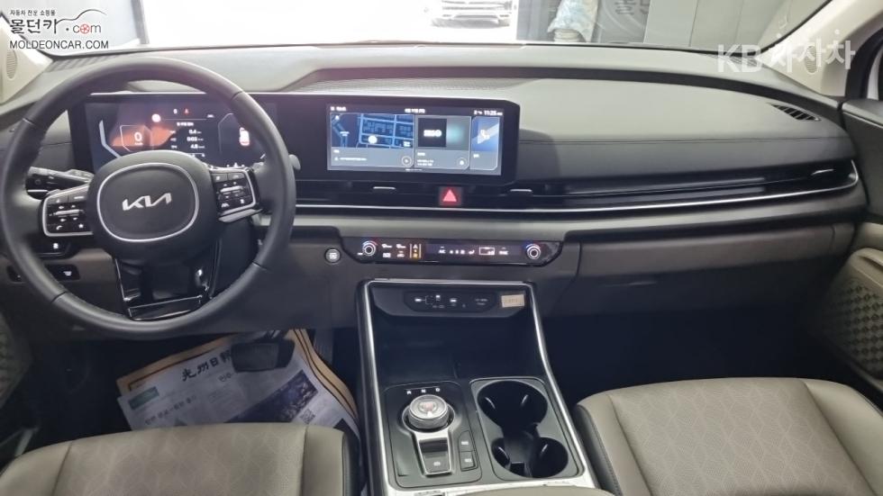 2025 - kia carnival