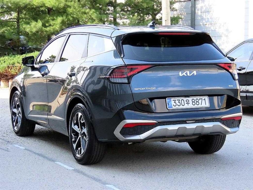 2022 - kia sportage