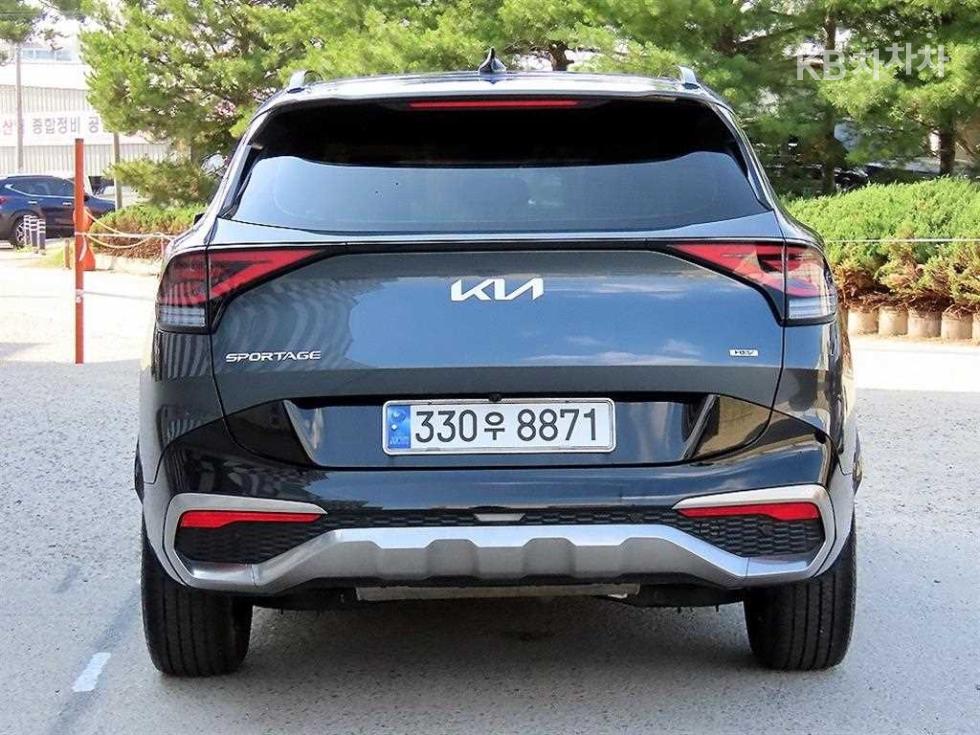 2022 - kia sportage