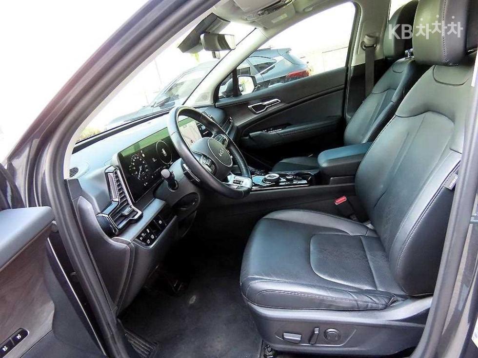 2022 - kia sportage