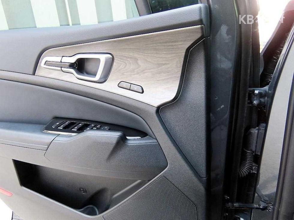 2022 - kia sportage