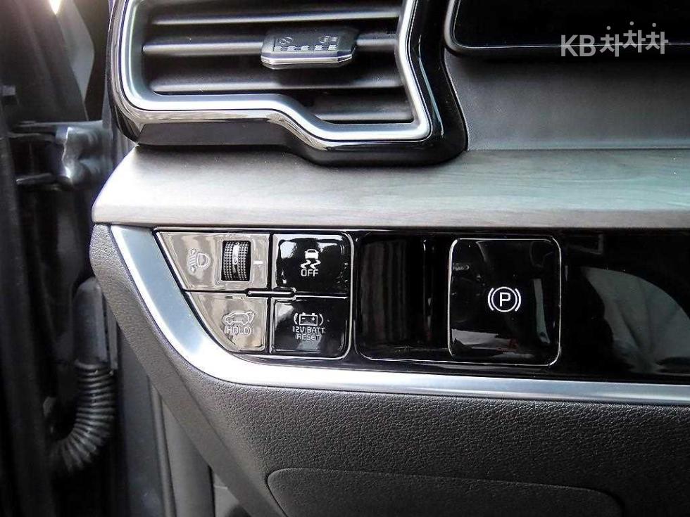 2022 - kia sportage