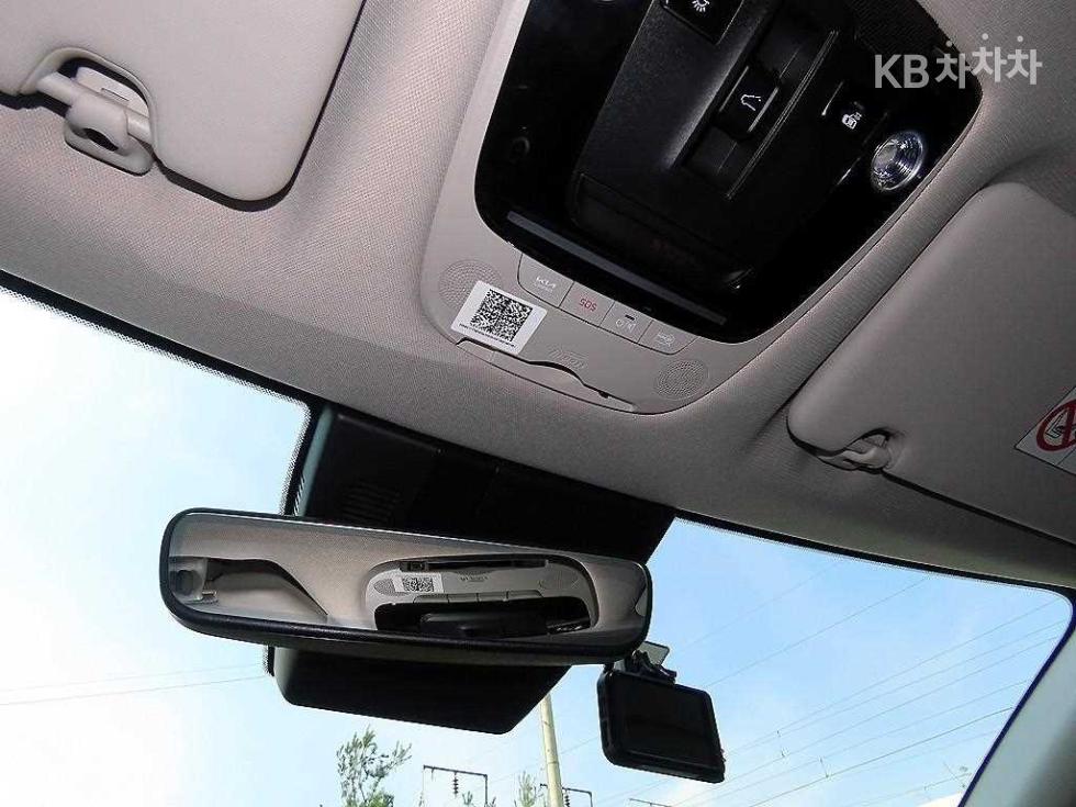 2022 - kia sportage
