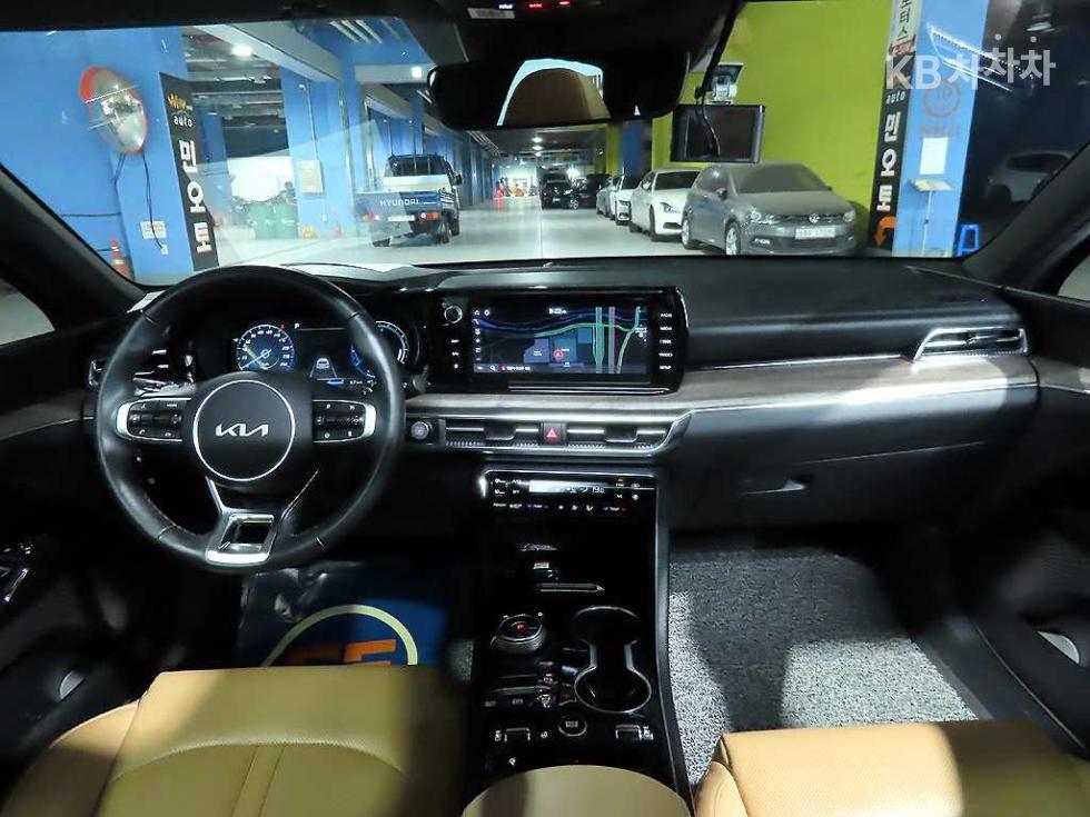 2022 - kia k5
