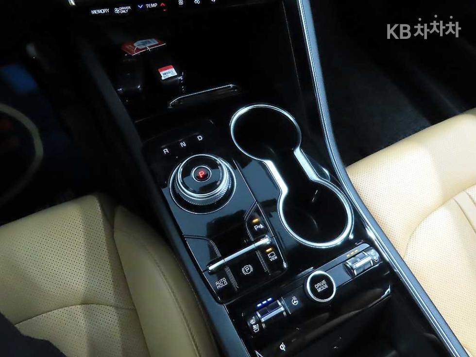 2022 - kia k5