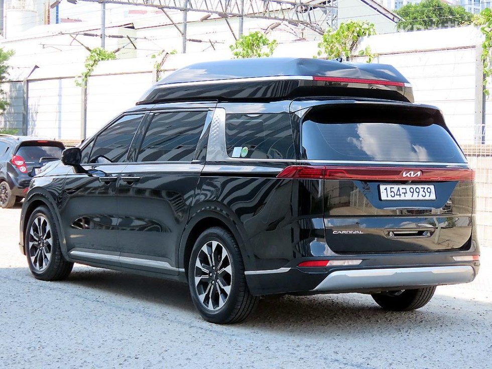 2022 - kia carnival