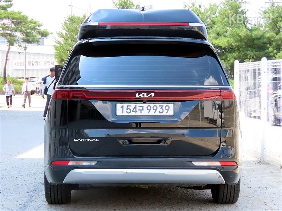 2022 - kia carnival