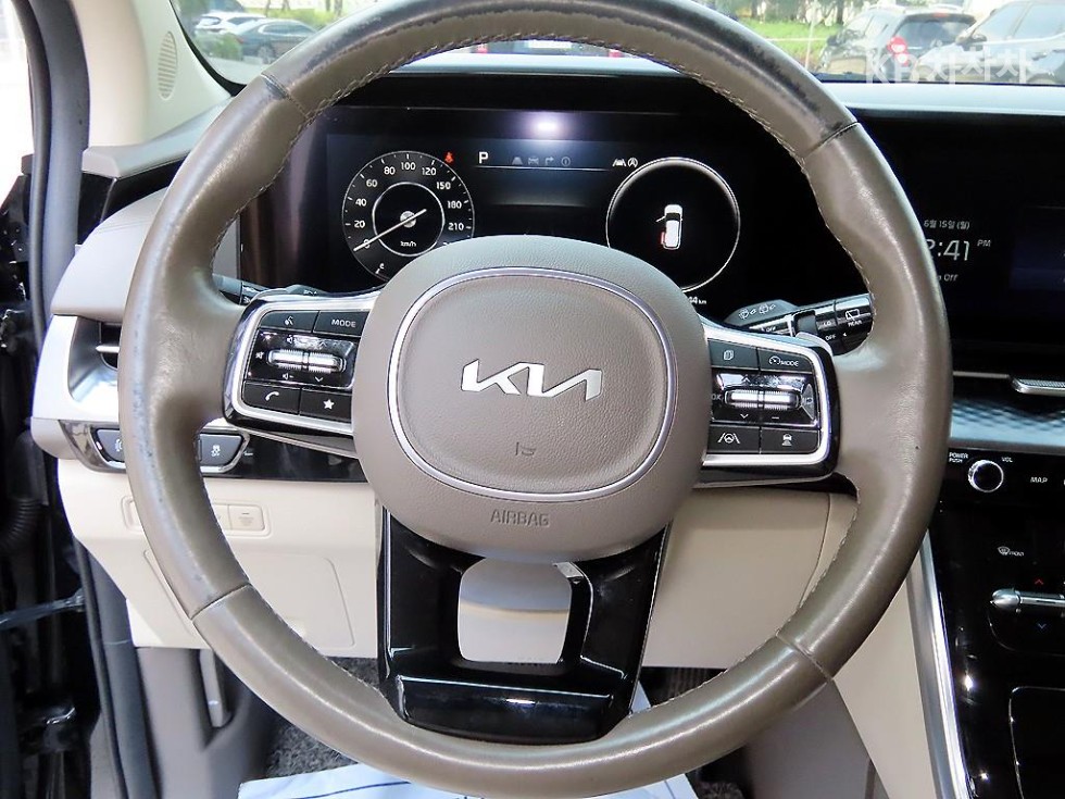 2022 - kia carnival